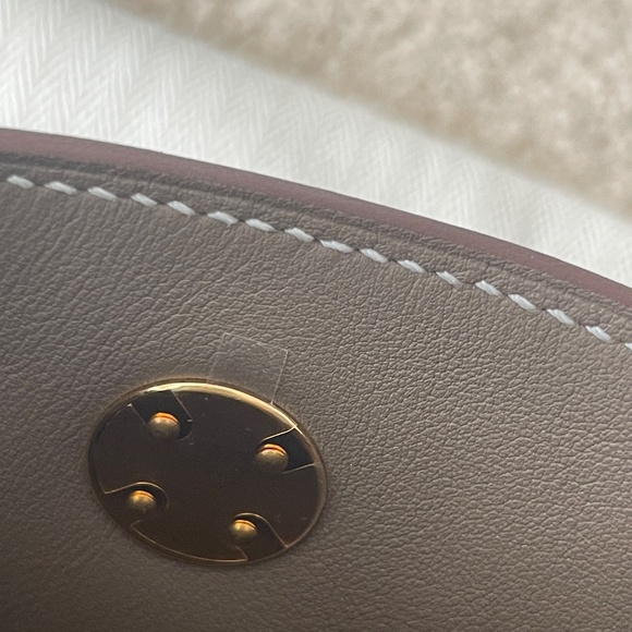 NEW 2024 Hermès Etoupe Mini Lindy 20 GHW - New with Box. - Picture 8 of 12